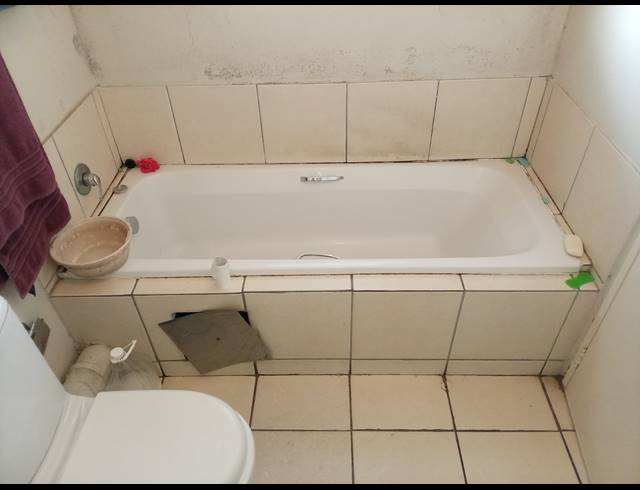 1 BEDROOM STUDIO APARTMENT FOR SALE IN TURFFONTEIN